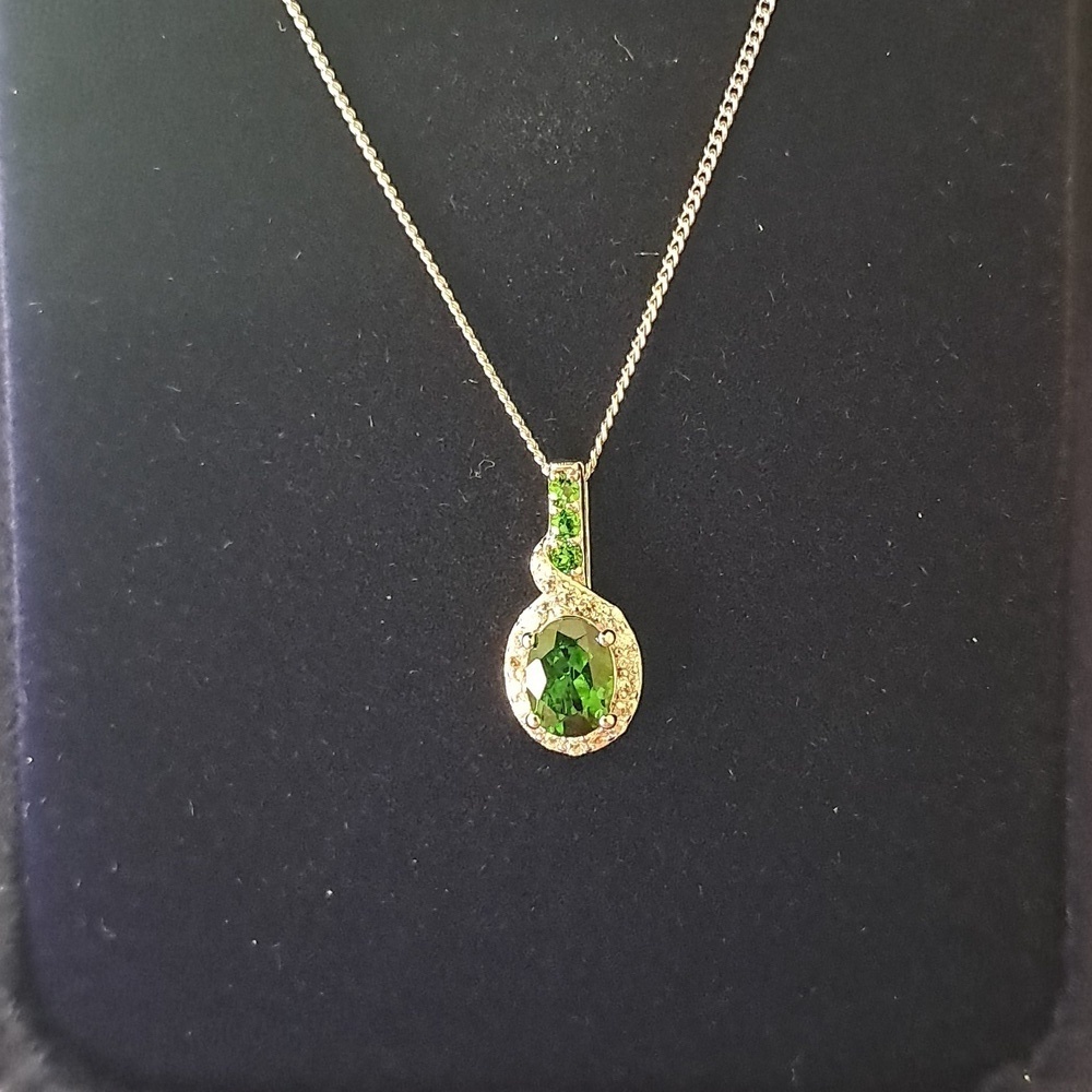 Chrome Diopside & White Zircon Pendant 18" Chain Necklace. - Picture 3 of 6